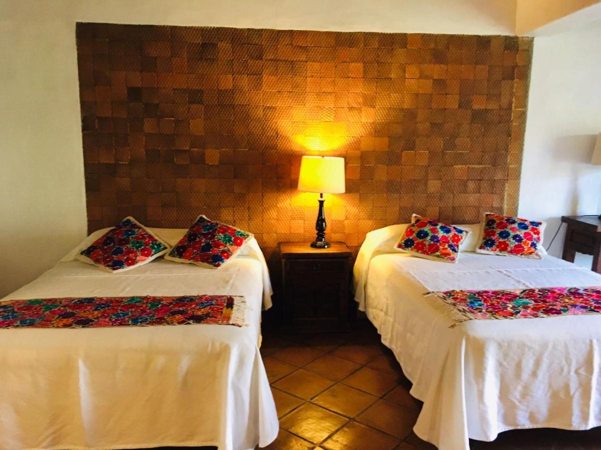 Posada Los Colorines Zinapecuaro ภายนอก รูปภาพ