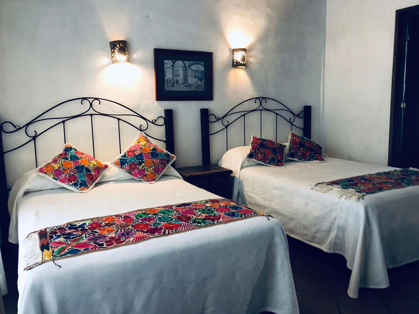 Posada Los Colorines Zinapecuaro ภายนอก รูปภาพ