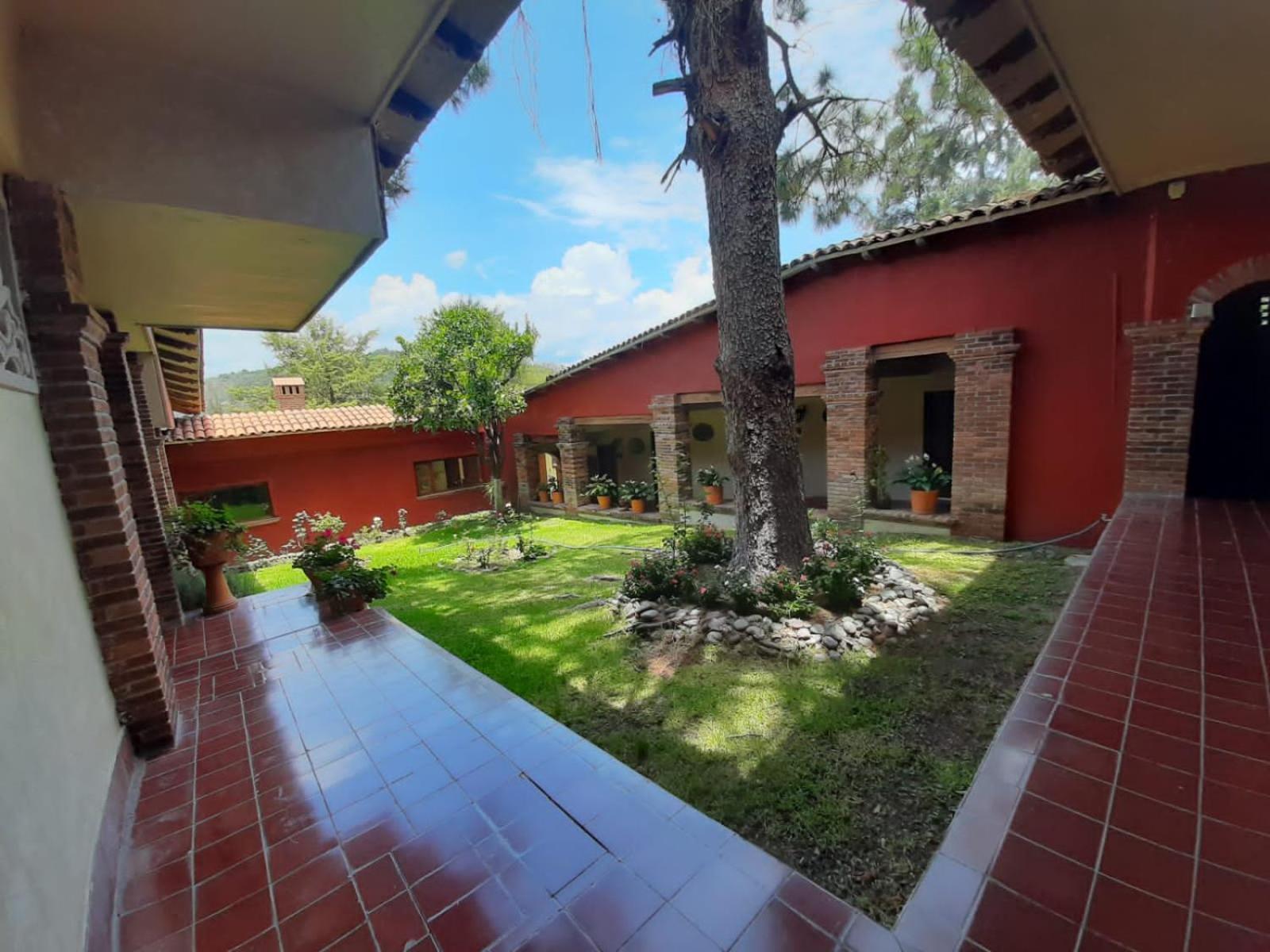 Posada Los Colorines Zinapecuaro ภายนอก รูปภาพ